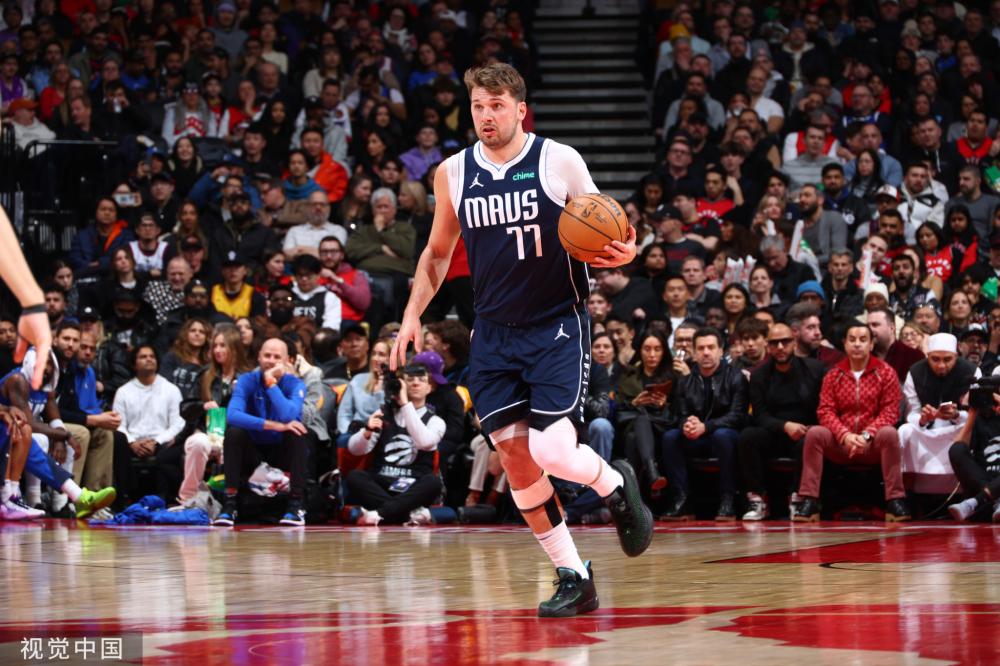 詹姆斯与安 詹姆斯与安