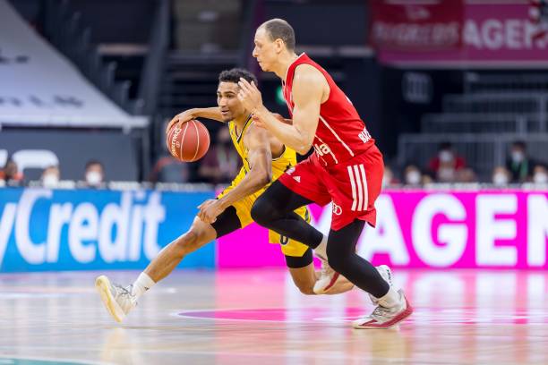 中场轴心 中场轴心