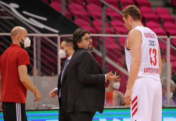 他谨慎管理 他谨慎管理